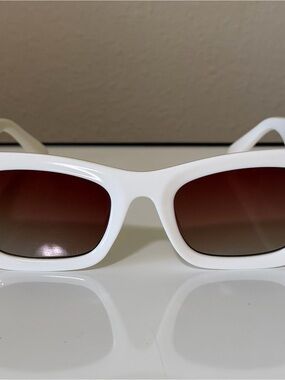 Sojos White Frame Sunglasses with Brown Gradient Lenses